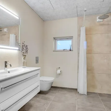3 Bedroom Cozy In *