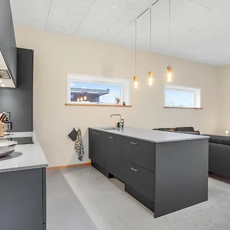 3 Bedroom Cozy In Prázdninový dům *