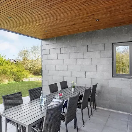 3 Bedroom Cozy In Prázdninový dům *