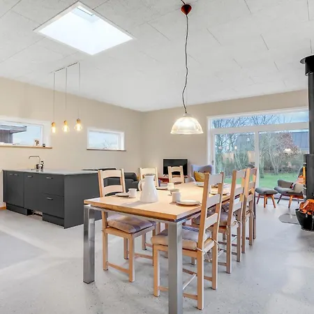 3 Bedroom Cozy In Holiday home Tarm