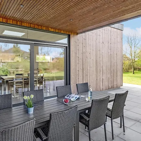 3 Bedroom Cozy In Prázdninový dům *