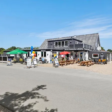 3 Bedroom Cozy In Prázdninový dům *